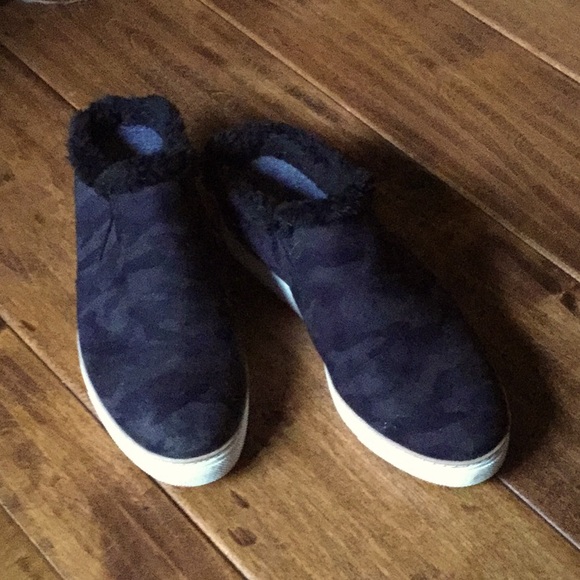 Dr. Scholl's Shoes - Dr. Scholls camo slip on shoes⭐️